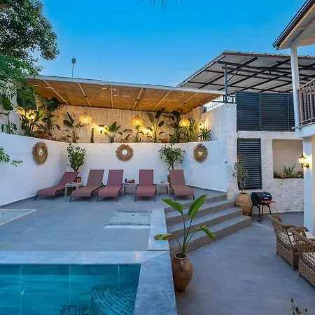 Charming 3bed W/ Pool, Very Close To Centre Villa